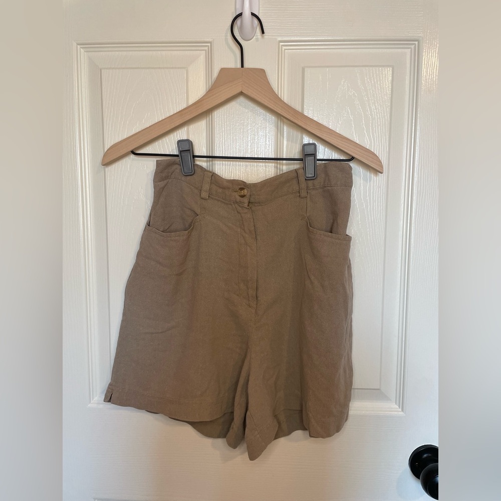 Vintage High-Waist Shorts in Light Brown